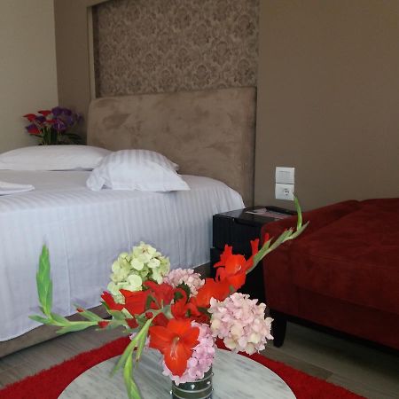 Hotel Erandi Rinas Екстер'єр фото