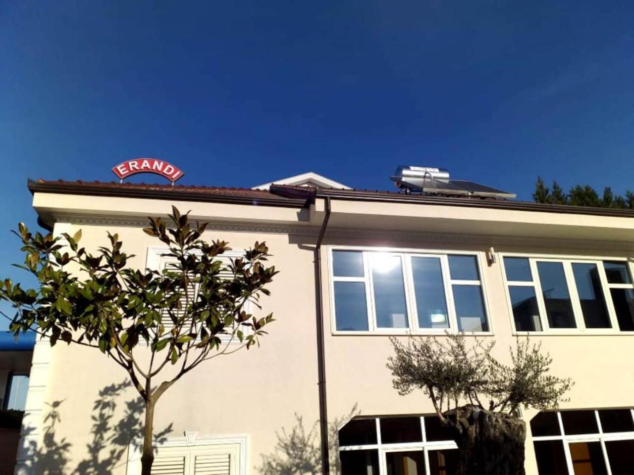Hotel Erandi Rinas Екстер'єр фото