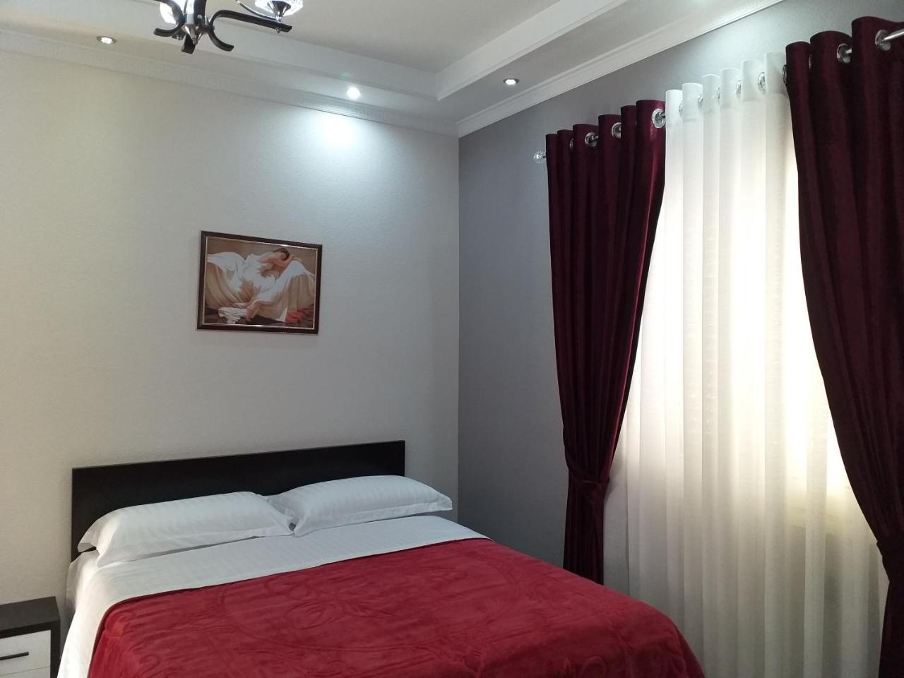 Hotel Erandi Rinas Екстер'єр фото