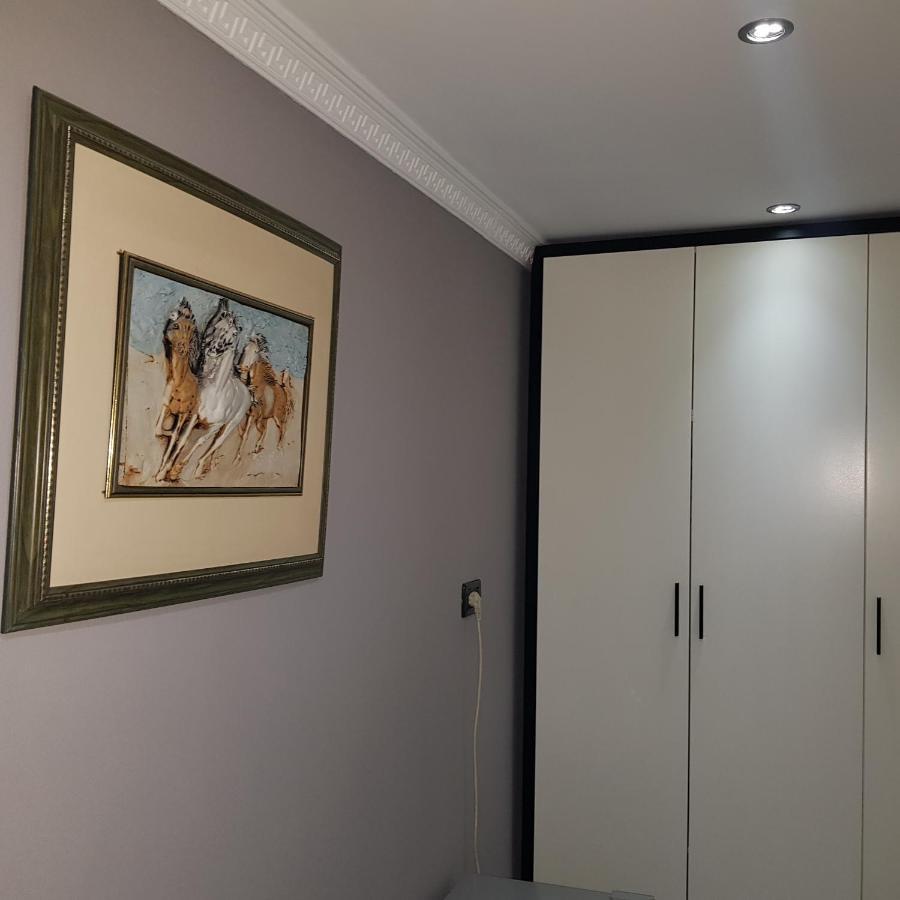 Hotel Erandi Rinas Екстер'єр фото
