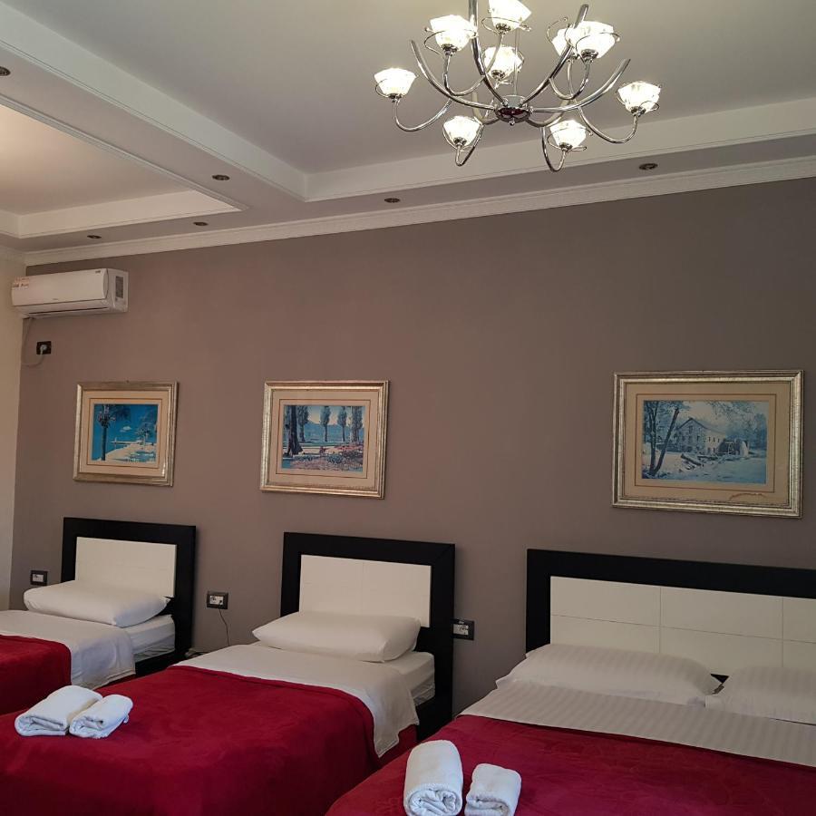 Hotel Erandi Rinas Екстер'єр фото