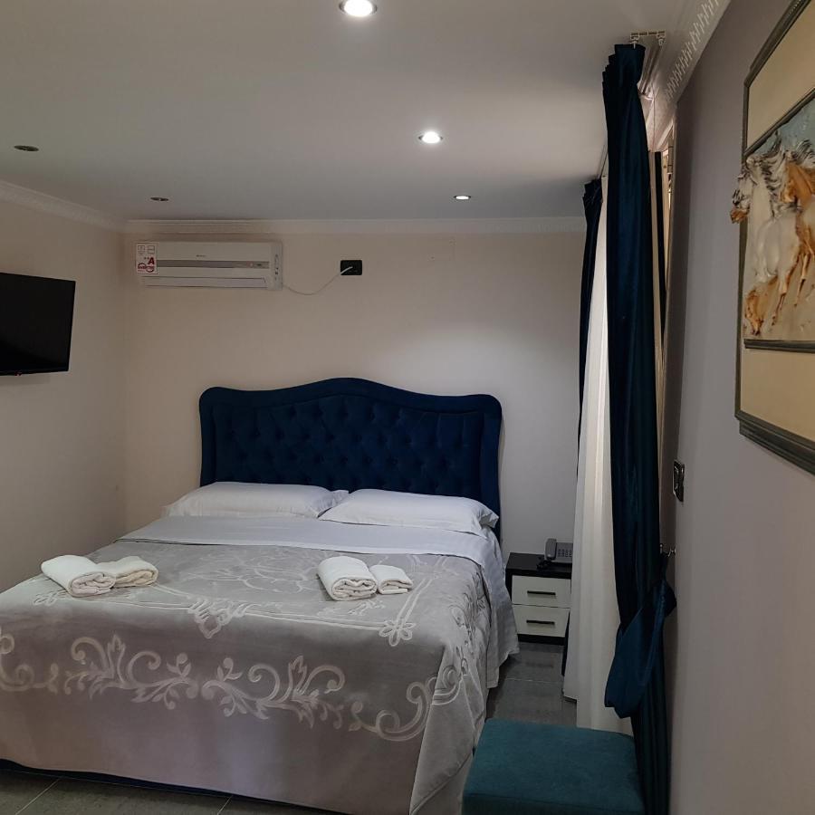 Hotel Erandi Rinas Екстер'єр фото
